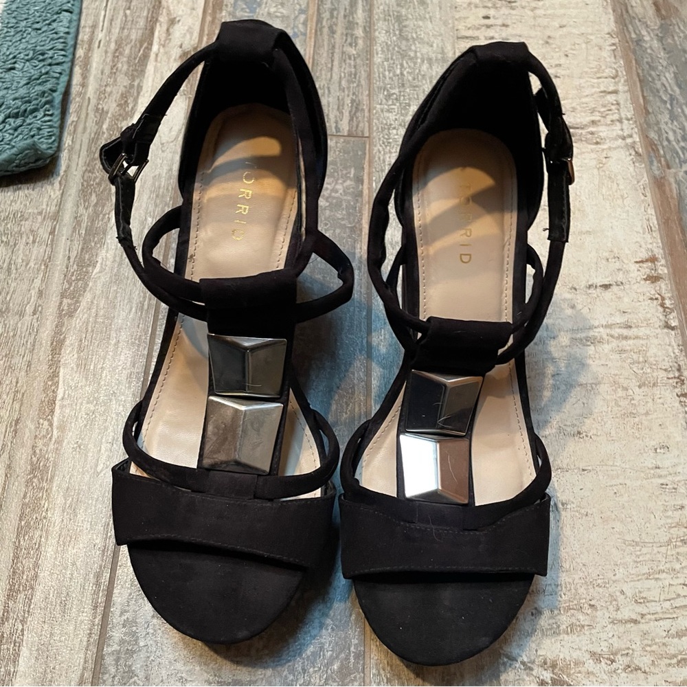 Torrid suede wedge platform with square panels - Picture 2 of 4